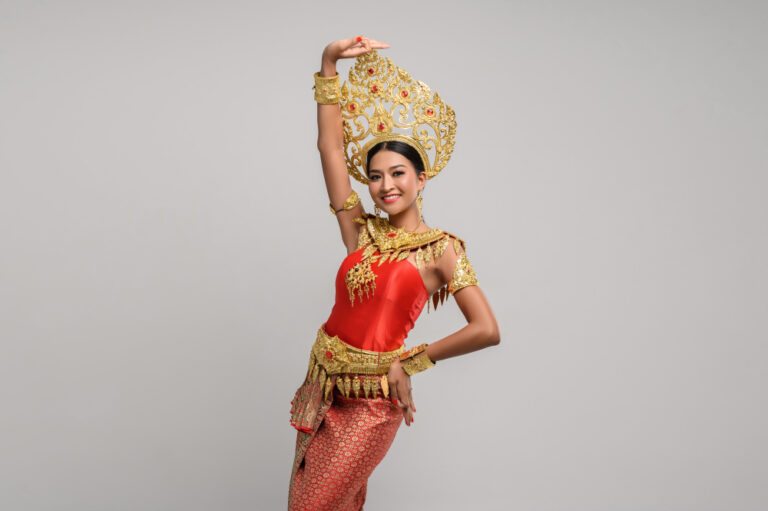 sedang menari jaipong